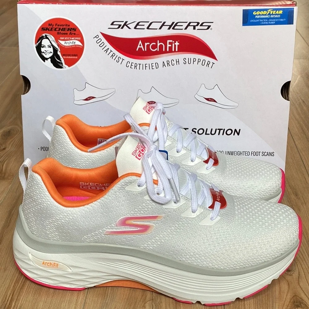 ‼️Last 1‼️Skechers Women's Max Cushioning Arch Fit Walking Sneakers - Picture 1 of 15